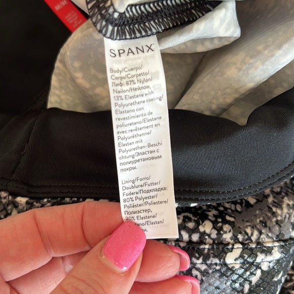 NWT Spanx Faux Leather Snake Shine Leggings - Picture 6 of 7